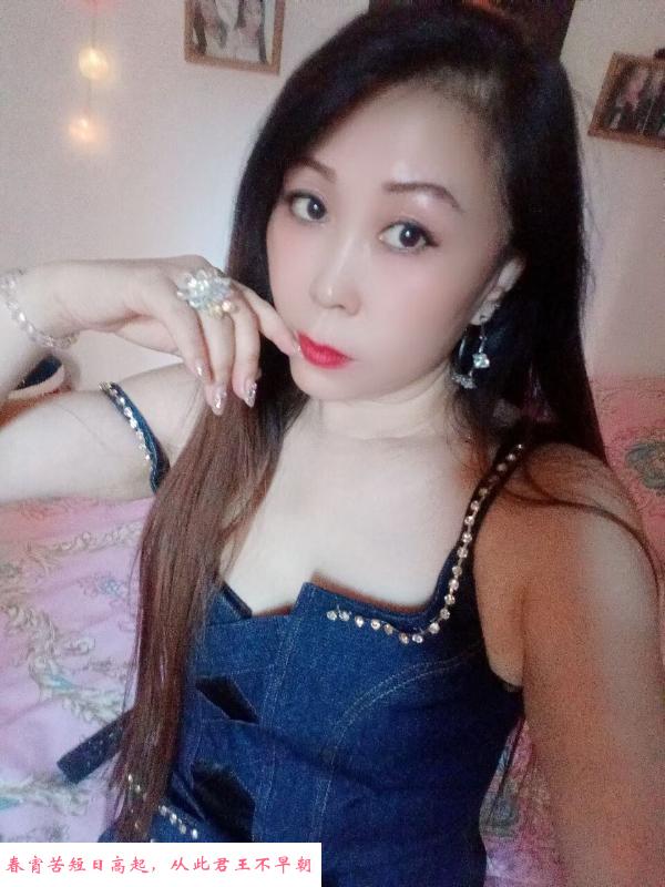 风情的深喉少妇 第1张
