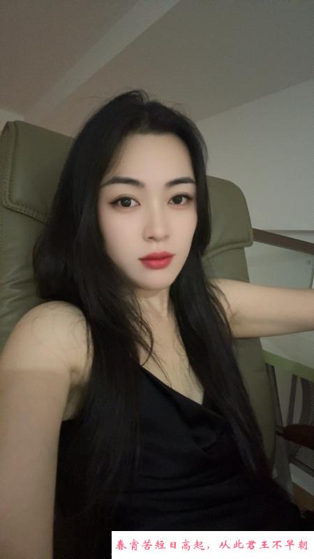 尹山湖长腿御姐 第2张
