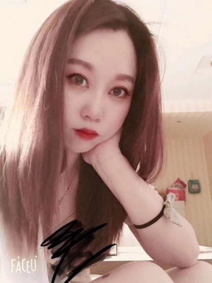 服务很好的美女 第1张