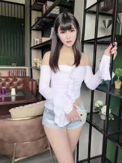 隆德路芊芊长腿媚媚 第1张