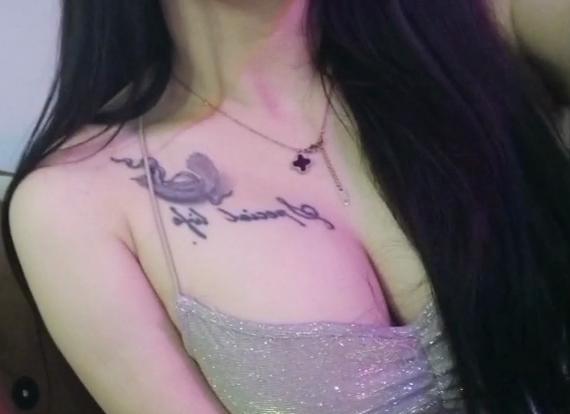 大连甘区周水前东特购物广场极品妹子人美奶大温柔绝佳体验 第2张