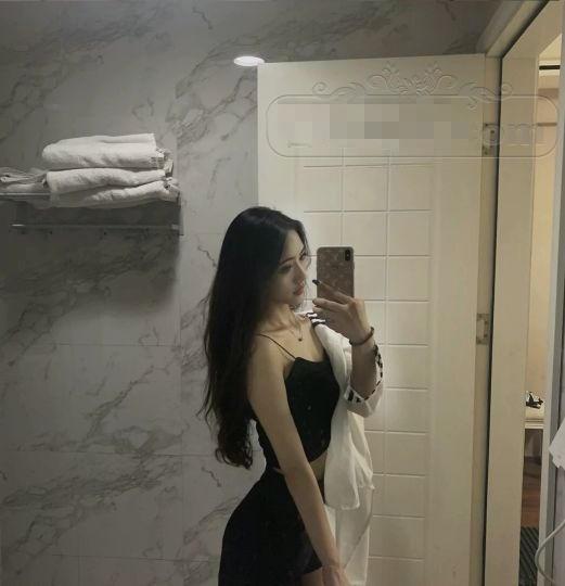 南山区风骚性感美女 第1张