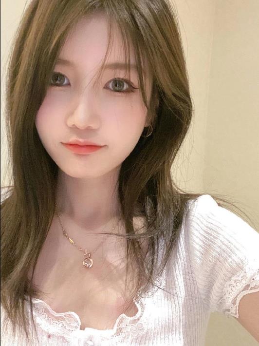 年轻美丽大妹子 第2张