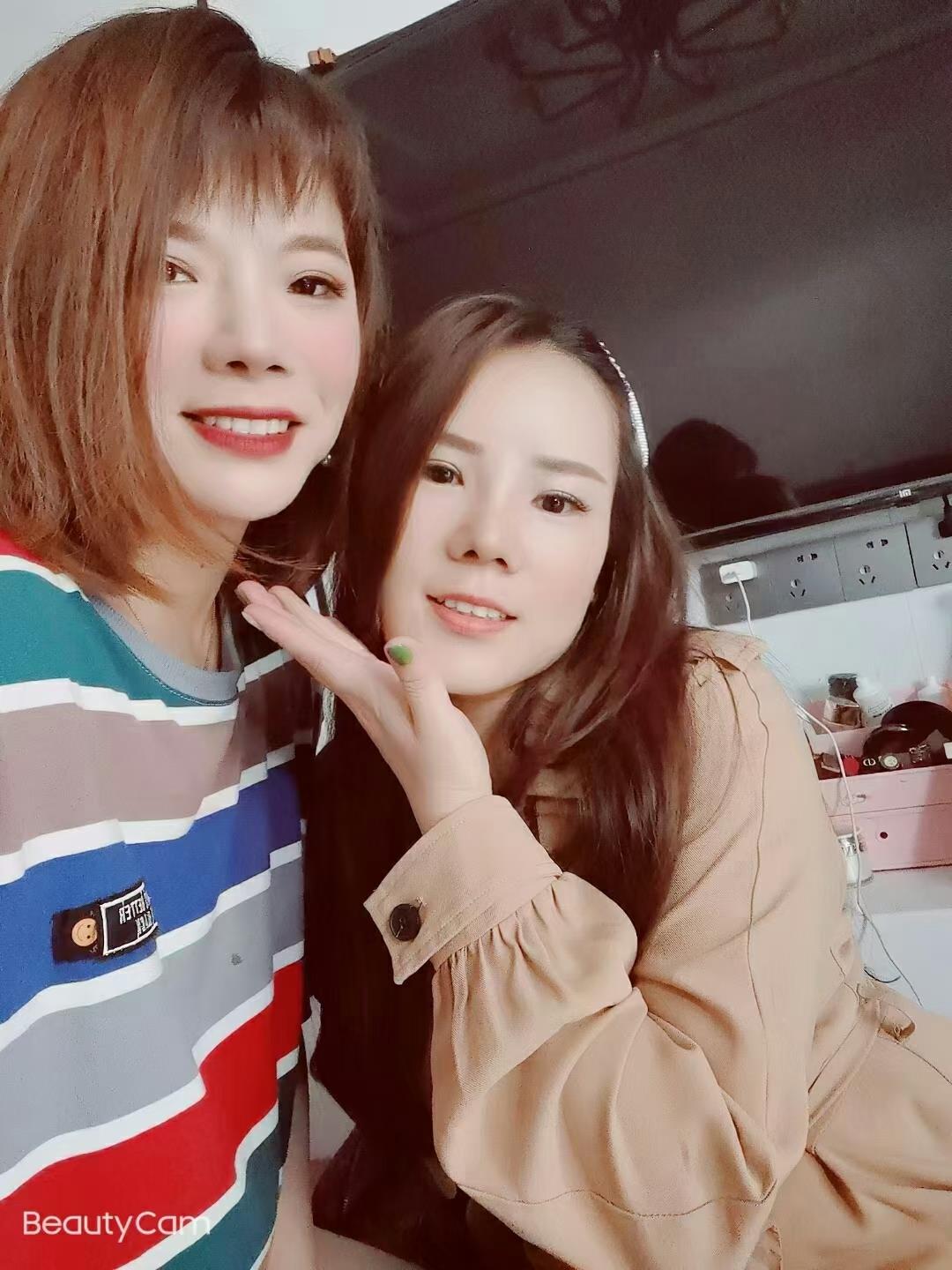 胸大，肤白，身材好 第2张