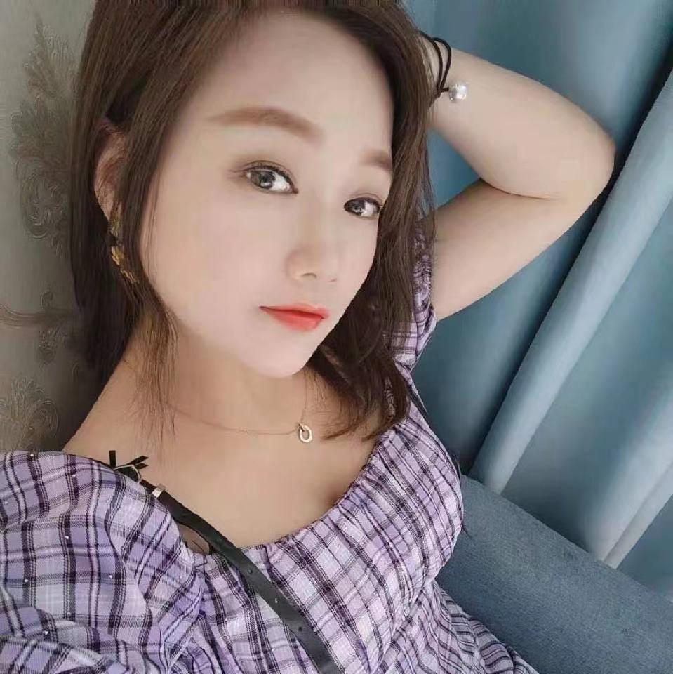 武昌白虎妹子 第1张