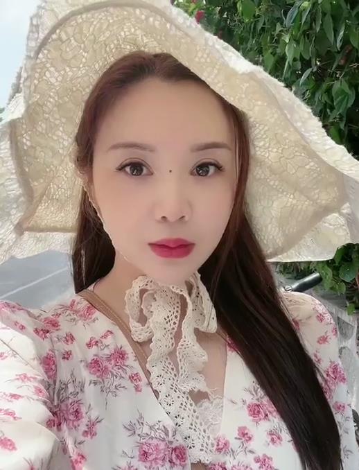 身材很好的小姐姐 第1张