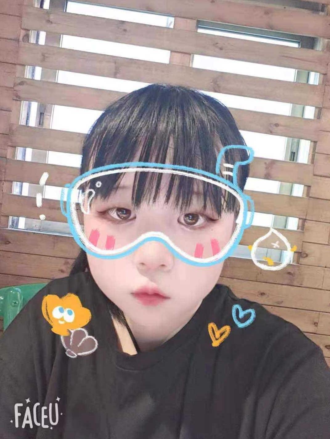 18岁可人的学生妹 第2张