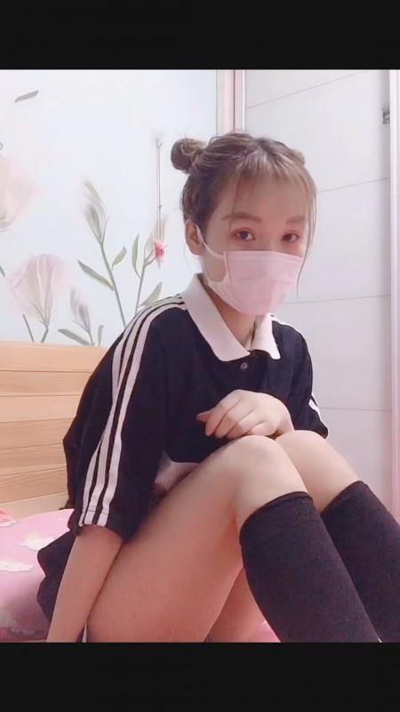 年轻的推油妹子 第2张