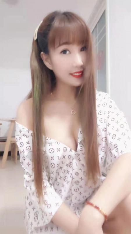 风骚大奶妹 第3张