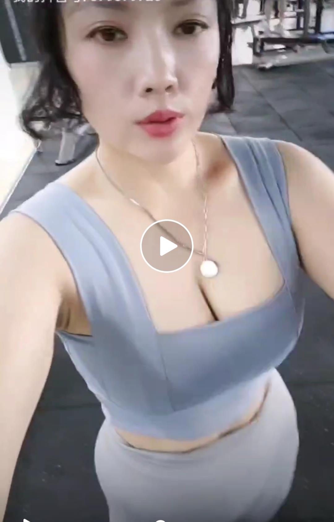 38E大波肥臀健身妹 第2张