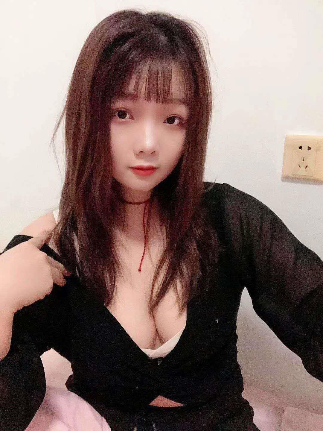 白云区18岁妹子 第3张