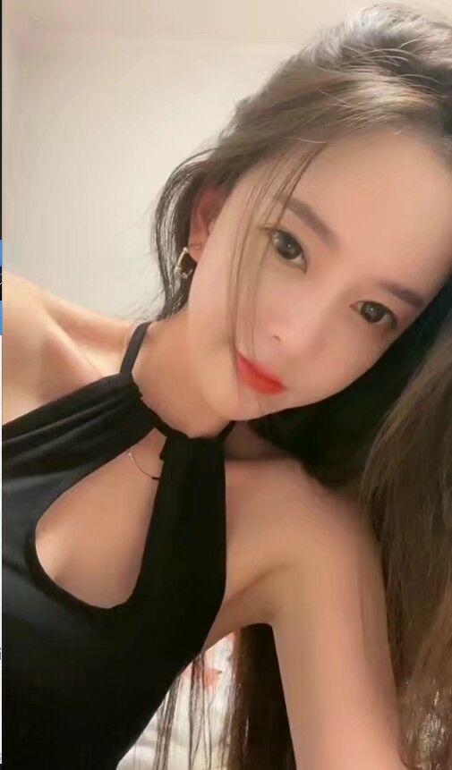 十一约会坛内19岁小水逼,狂吻上头 第1张