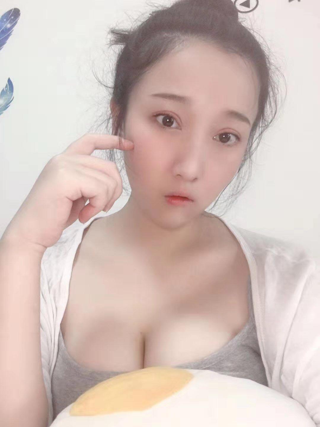 温柔可爱的小胖妞 第2张