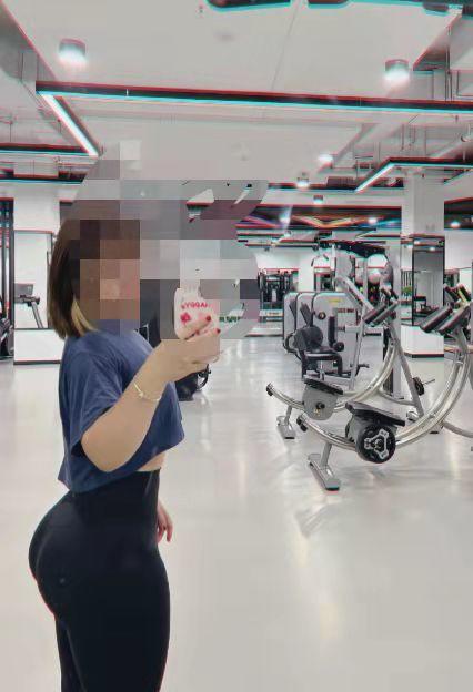 一个巨臀女,贡献出来 第1张