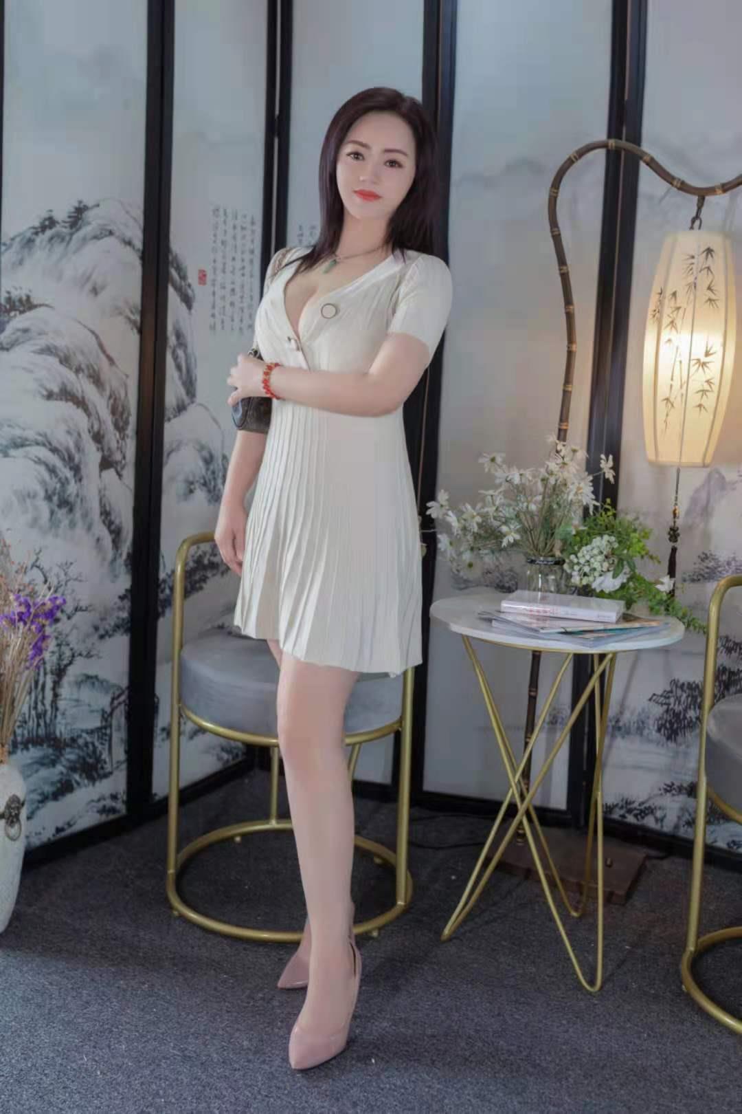 丰满熟女服务周到泻火利器 第2张